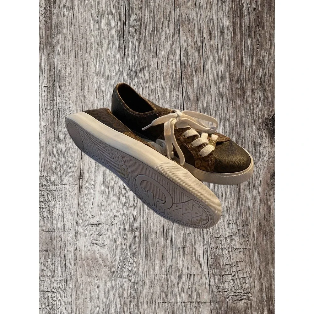 GBG sneakers